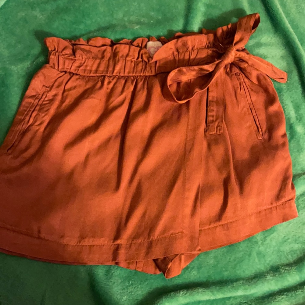 Satin skirt with bags